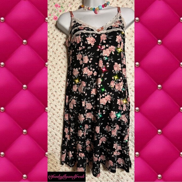 Marilyn Monroe peignoir set. Black & pink floral nightie & matching robe Sz L-XL - Picture 2 of 2